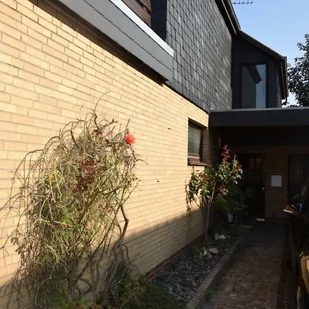 Schoenes Apartment Mit Dachterrasse Oldenburg Exterior photo