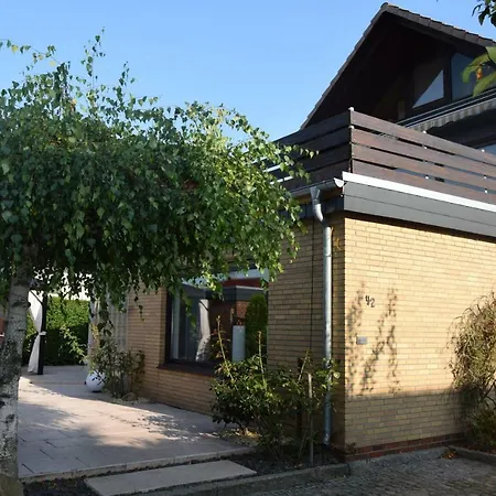 Schoenes Apartment Mit Dachterrasse Oldenburg Exterior photo